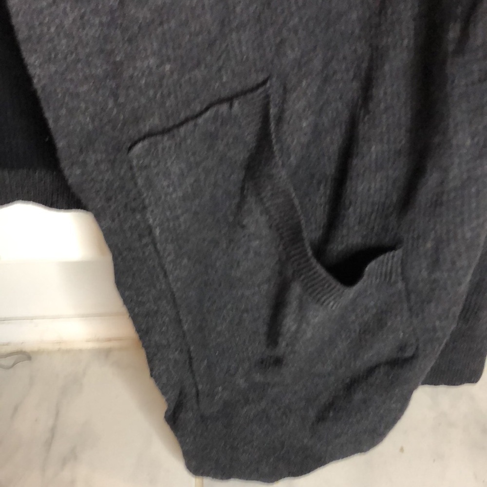 Lululemon reversible yogi cabin black / grey sweater. Pockets! - Picture 4 of 7
